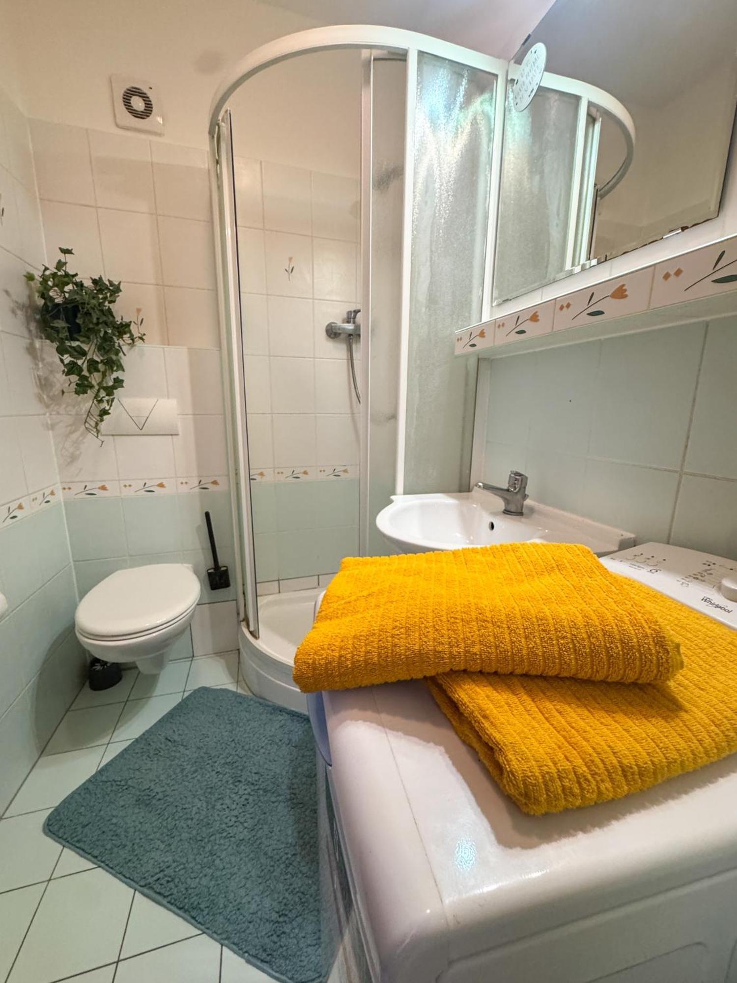 Old Town Cozy Studio In City Center Братислава Экстерьер фото